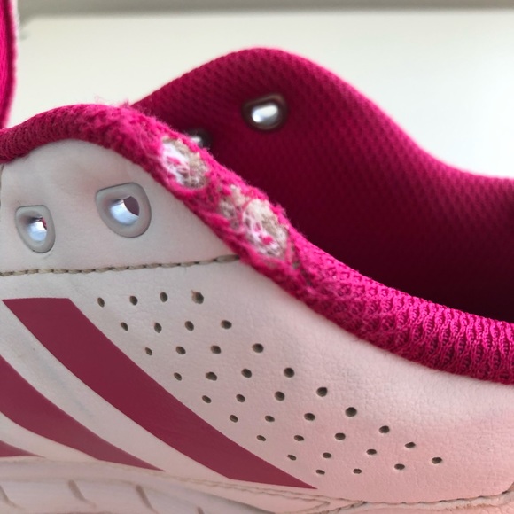 Girl’s Adidas tennis shoes - Picture 6 of 8